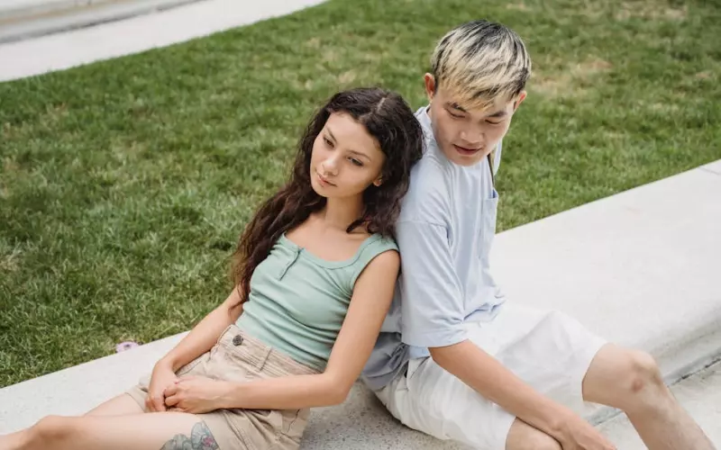 前男友苦苦纠缠导致现男友要和我分手，我该如何挽回?