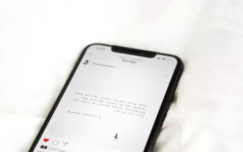 前男友朋友圈屏蔽我发挽留的话(分手后怎么刺激前任发朋友圈)