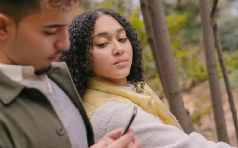 前男友朋友圈屏蔽我发挽留的话(前男友朋友圈不屏蔽我是什么意思)