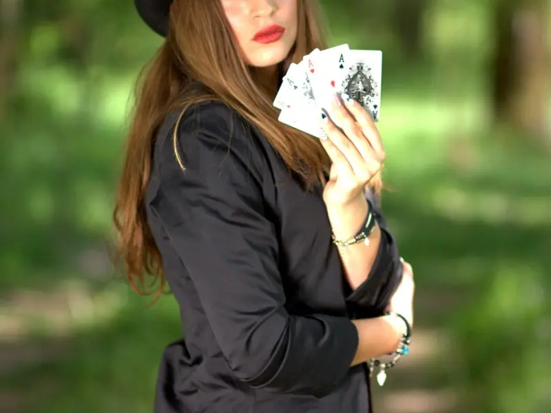 前任很果断的拒绝了我3次挽回，却又会不时问我会不会埋怨他