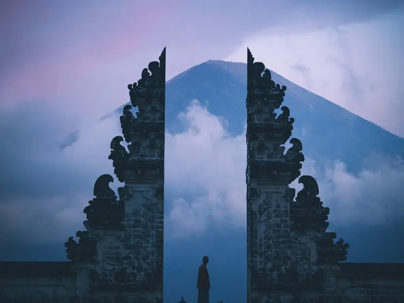 5年初恋本想结婚遭分手，该如何挽回真爱？