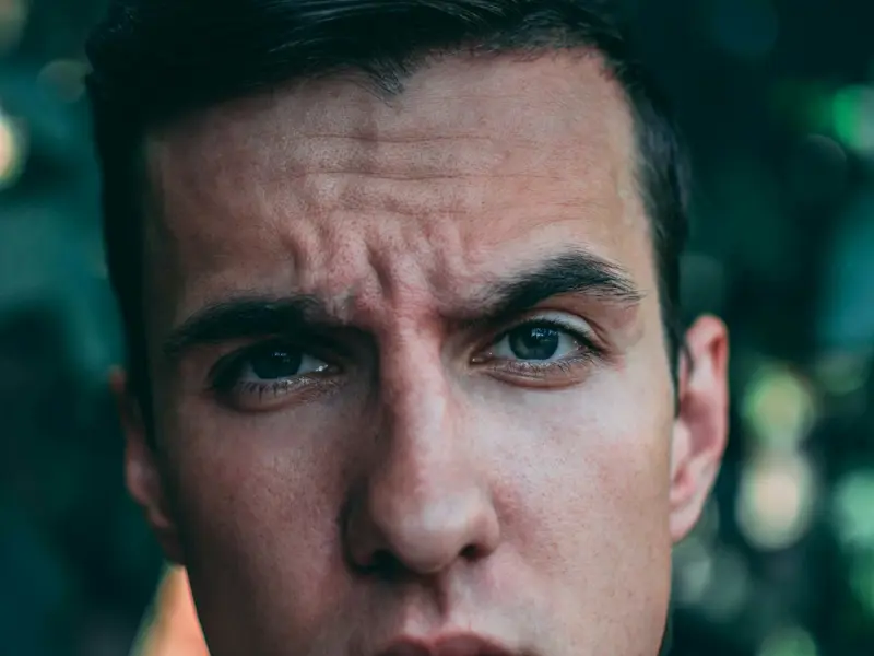 女朋友嫌弃我太死板不会玩浪漫和我分手，我该怎么去挽回他