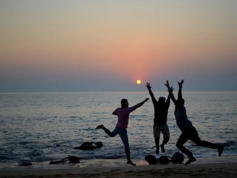 女朋友嫌弃我太粘人和我分手，我真的很爱她，我该怎么去挽回她