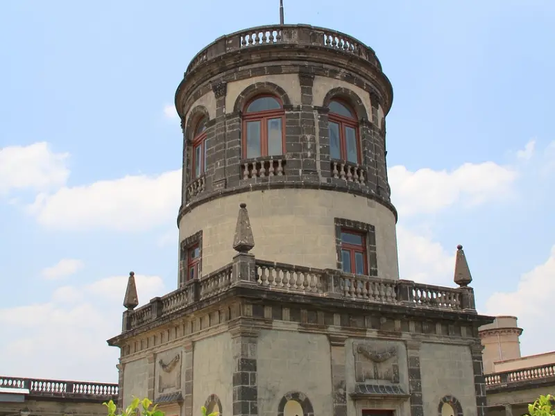 女朋友嫌弃我没有上进心和我分手，但是我真的很爱他，我想要挽回她该怎么做