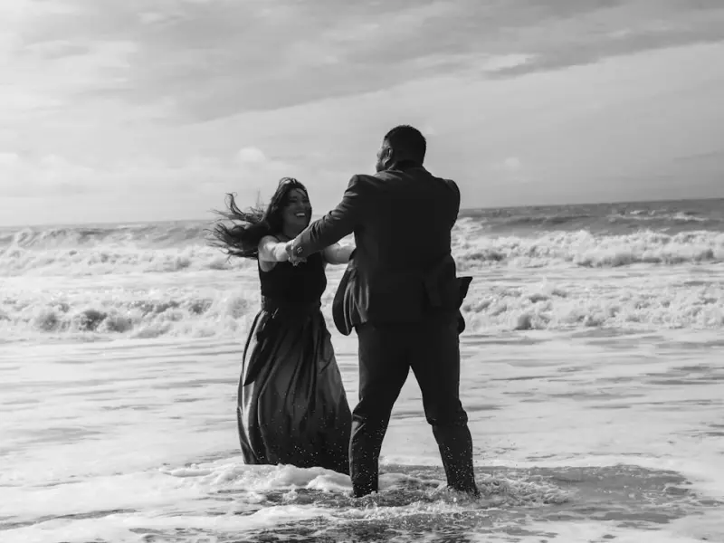 女朋友嫌弃我太粘人要和我分手，我该怎么挽回她