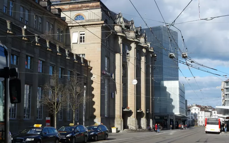 分手不到一个月女友就找了新欢，如何挽回已有新欢的前女友？