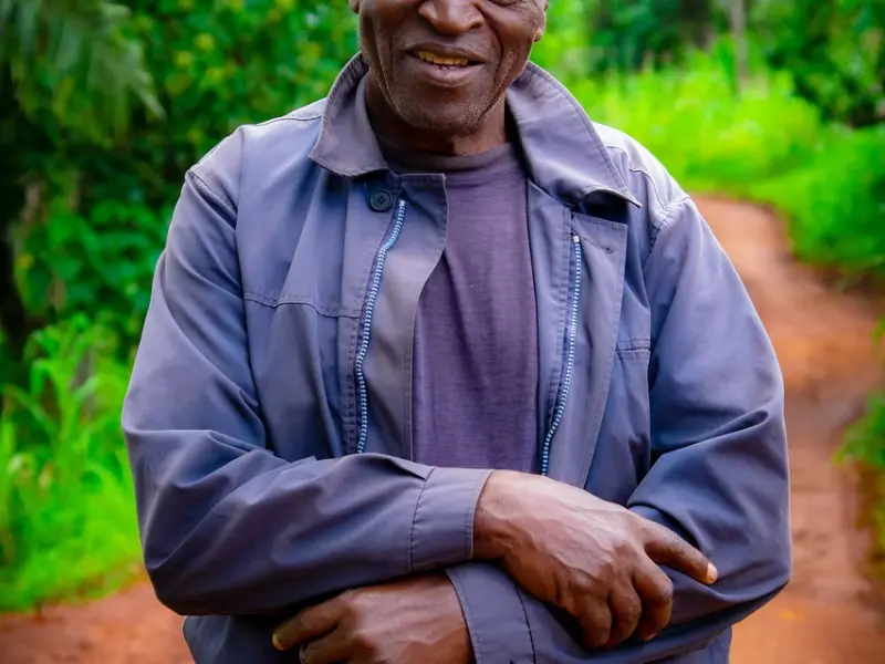 女朋友非要逼我分手，我真的很无奈，我不想分手，我该怎么办