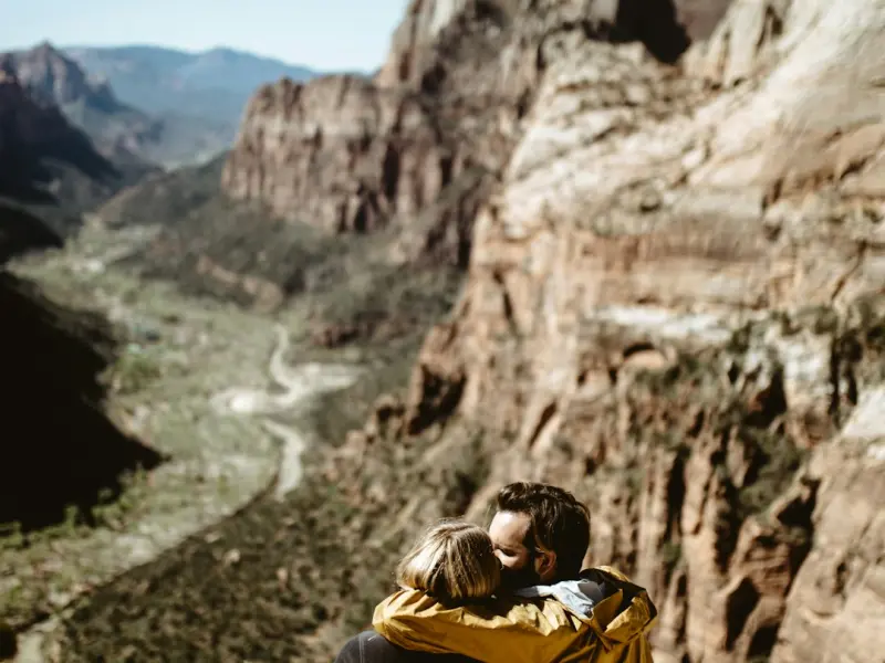 女朋友现在电话不接信息不回铁了心要和我分手，我该怎么办