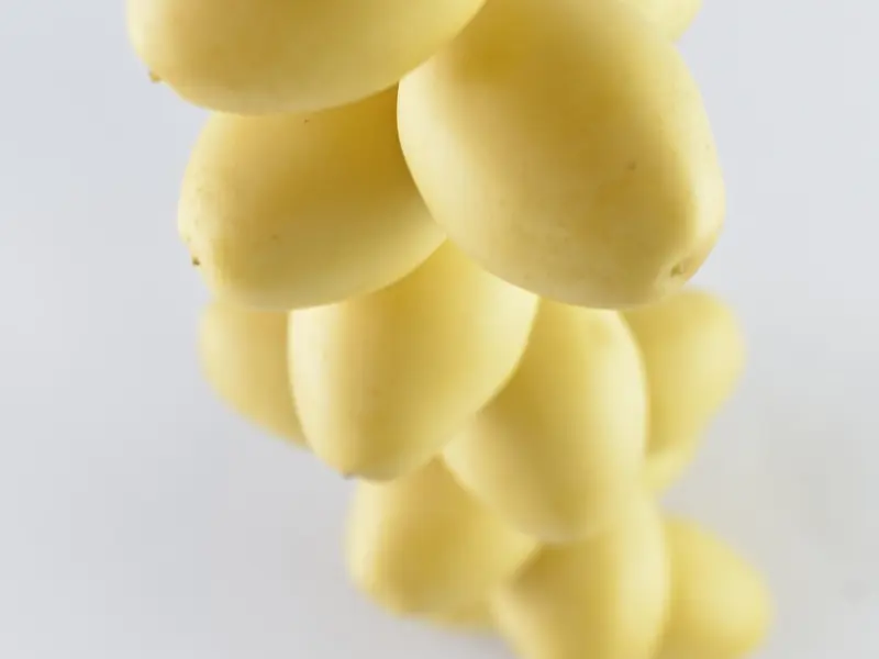 女朋友说和我在一起就像坐牢一样想要离开我，我该怎么去挽回她的心