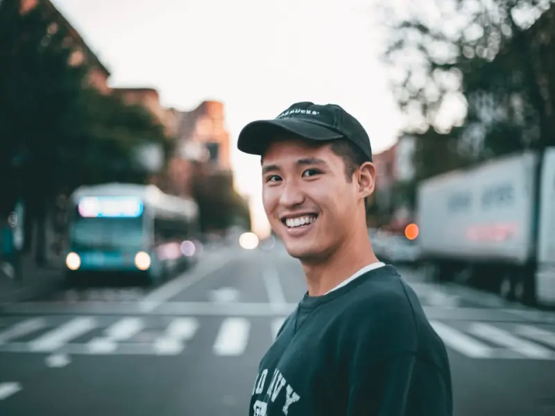 女朋友说我一点都不在乎她，要和我分手，我该怎么挽回