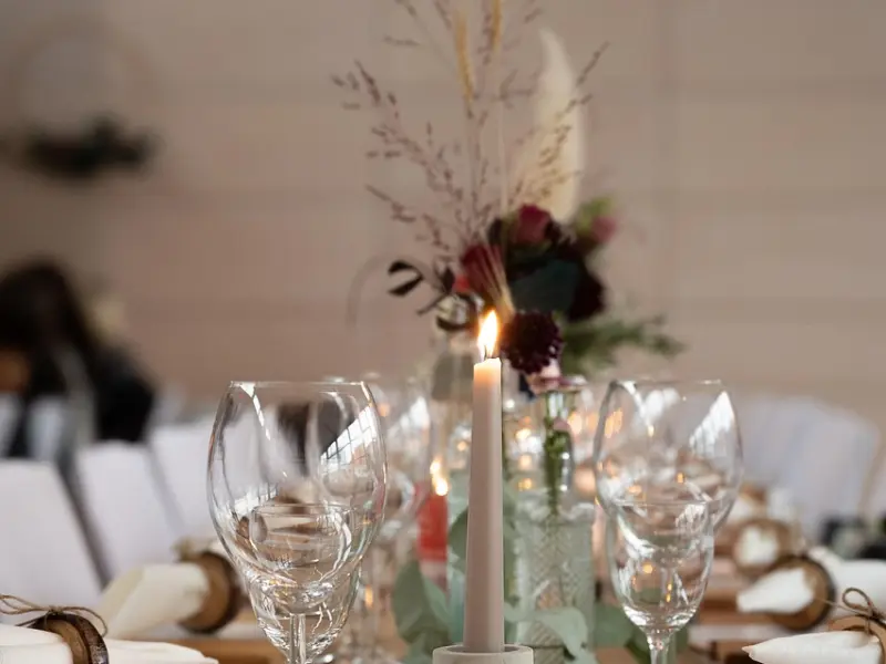 女朋友说和我在一起心理压力太大想要离开，我该怎么挽回她