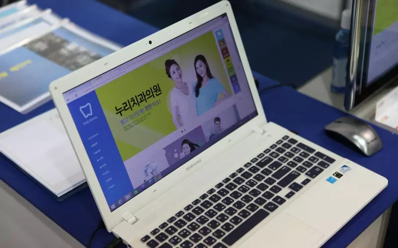 女朋友认为我不关心她让她很没安全感，所以和我分手，我该怎么去挽回她