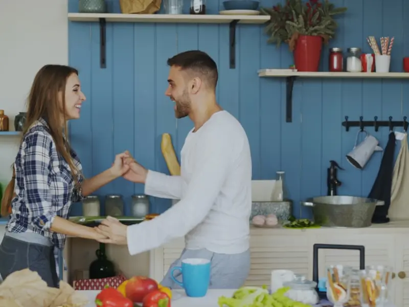 女朋友不说理由就是要和我分手，我该怎么做才能挽留她