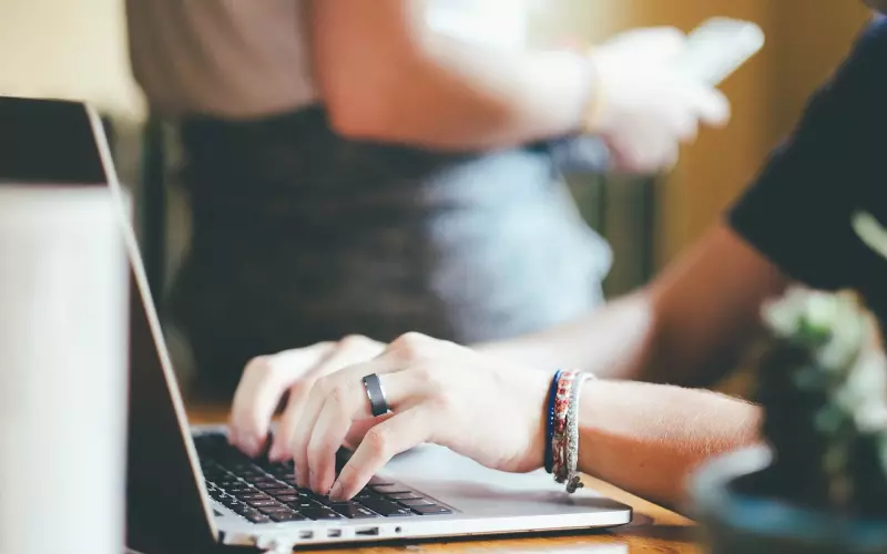 女友被挖墙脚有预谋分手被挽回(男朋友被挖墙脚了怎么挽回)