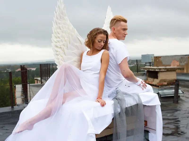 女友宁愿相信前夫也不要我帮忙，我对她的爱无法靠近