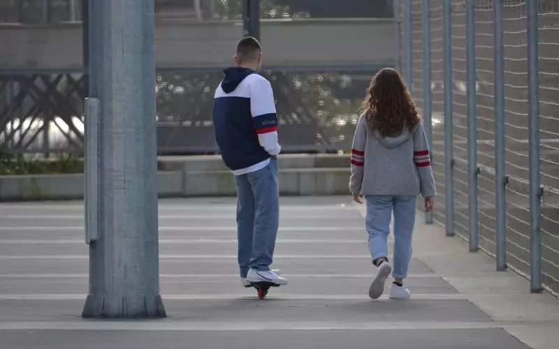 帅男友总爱贪我的小便宜该不该分手