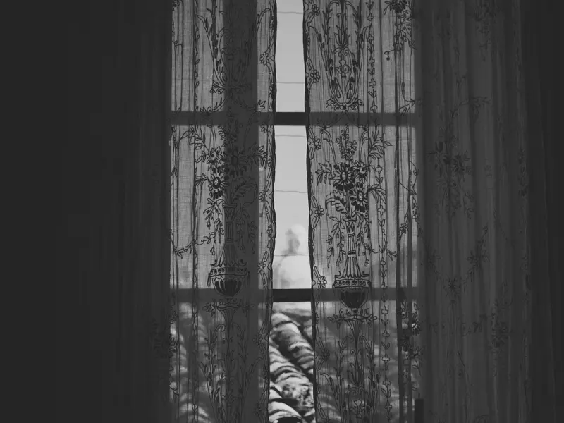 老公出轨女同事，我边控制情绪边在他车里藏了GPS……