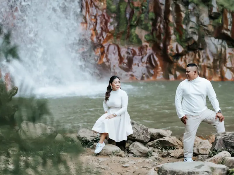 老公出轨了我好痛苦，我该不该和她离婚