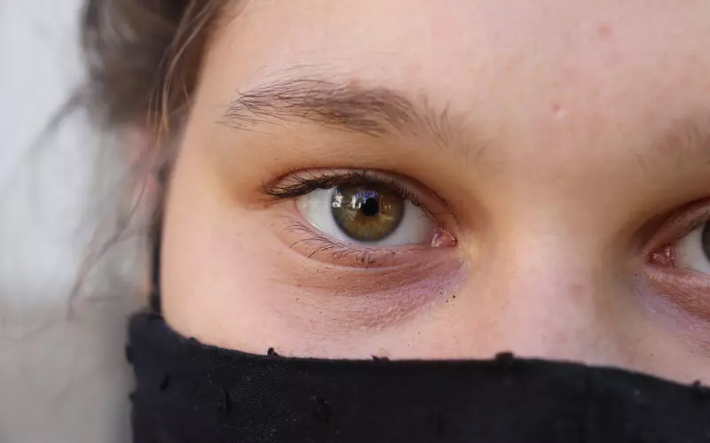 老公微信不加我也不让我看，现在还跟一女人暧昧