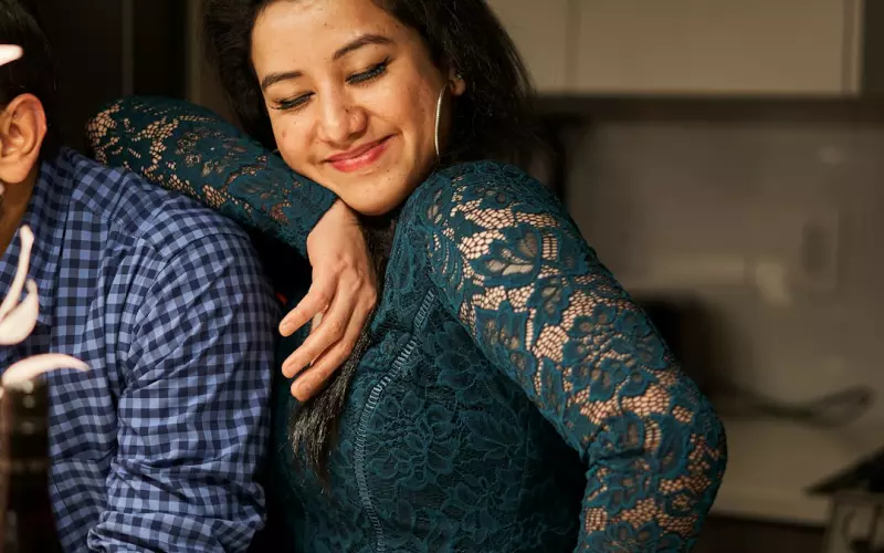 老公和人暧昧半年了心里坎过不去(老公喜欢暧昧怎么回事)