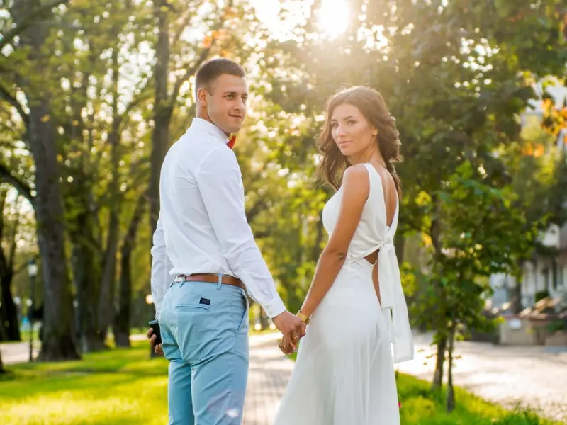 老公跟网友聊天暧昧不清，我该如何挽回我们的婚姻？