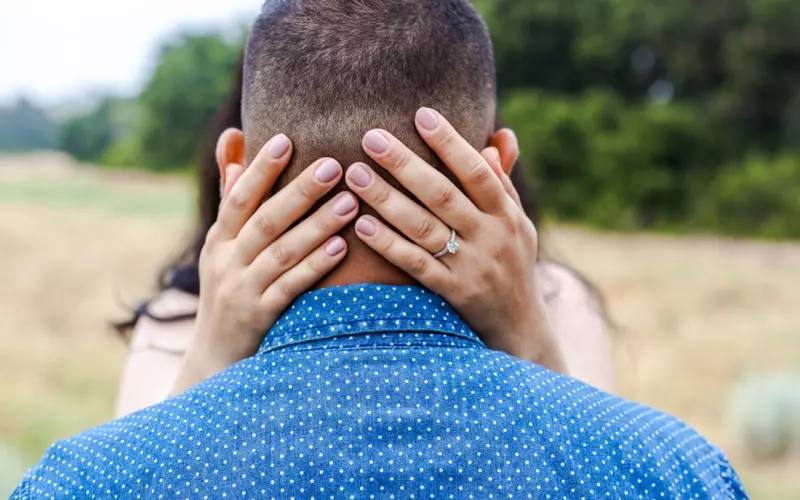 老公有了婚外情提出离婚(老公有婚外情但不说离婚怎么办)