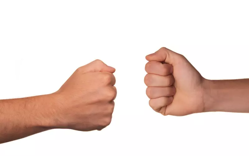 父母嫌弃男友家里穷不同意 我该不该嫁