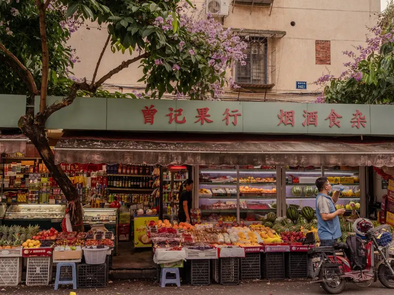 我和男朋友的感情破裂了，他坚决和我分手，我该怎么去挽回他