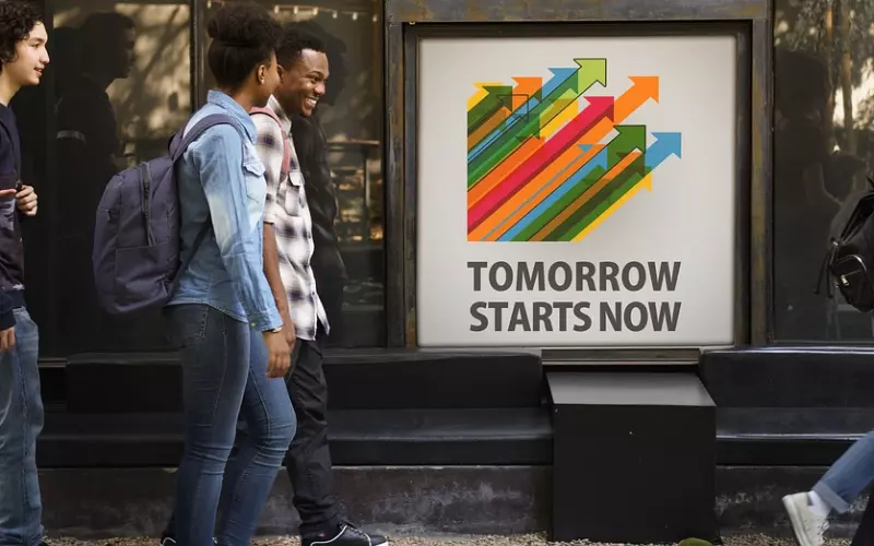 老婆跟大学同学搞暧昧，我该如何挽回这段婚姻？