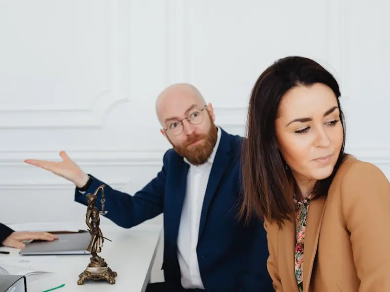 老婆因为婆媳关系不和要离婚，老公该怎么办？