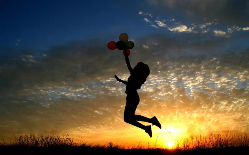 网易云情感丧句：我要习惯没有你的生活，还要安慰自己不要难过