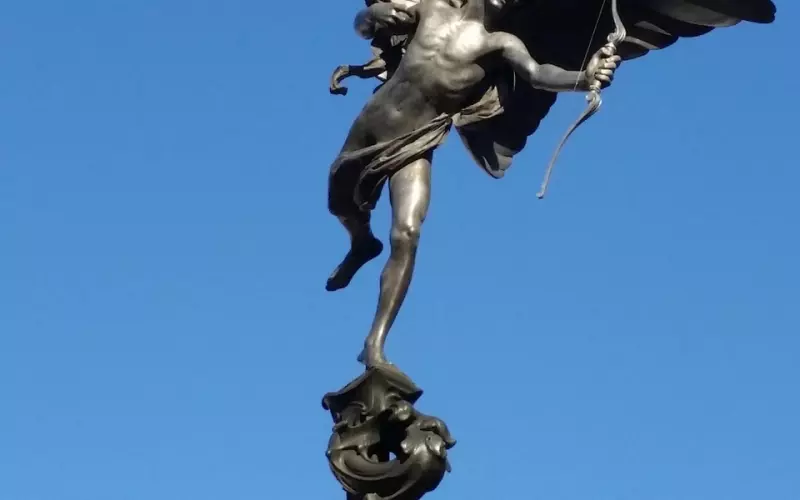 网易云热评——丘比特当初射的毕竟是一支箭啊