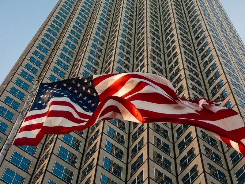 网易云音乐热评墙：我可以爱你爱到不要命，不能爱你爱到不要脸