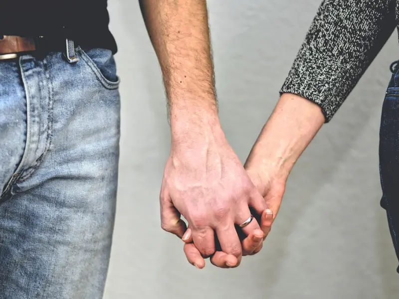 再爱一个女人，男人也要学会和她“断联