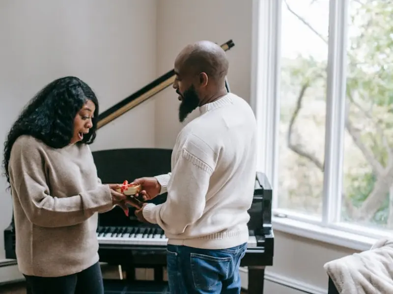 无论多爱你的丈夫，这3样东西，别轻易交给老公