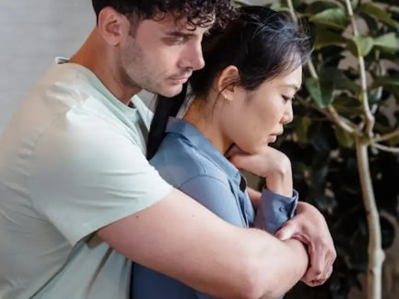 不主动联系，是为了能在关系中不陷于被动