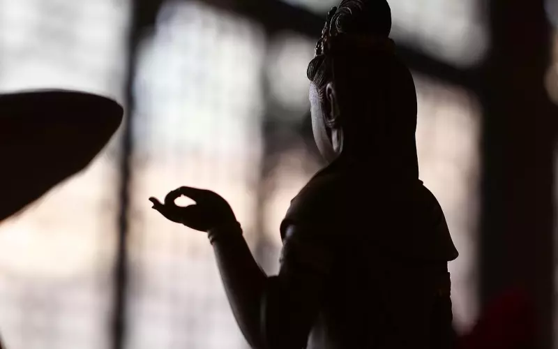 农历四月初四，恭迎文殊菩萨圣诞！祈愿文殊菩萨智慧之光明，照亮每一位祈愿者迎佳绩创辉煌！