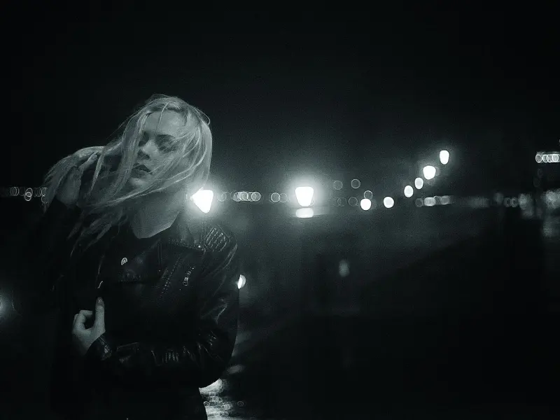 在微信上，这样问候你的男人，他的人和心都已经属于你了，不假！