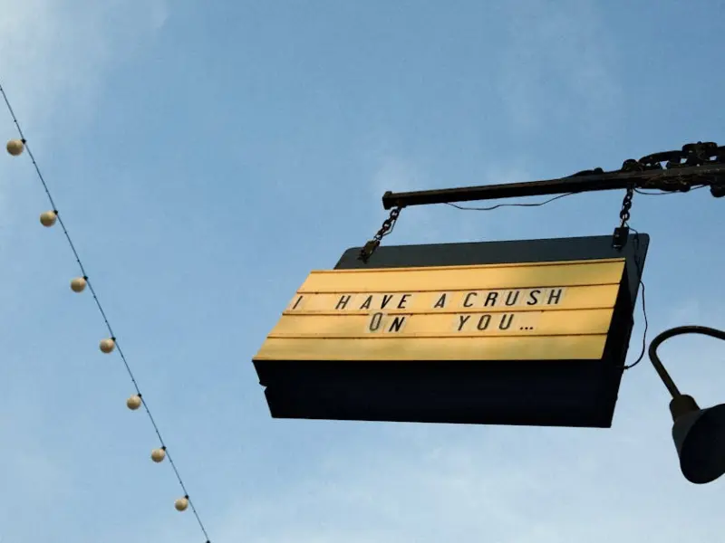 男人一旦迷上你，会有这4大表现