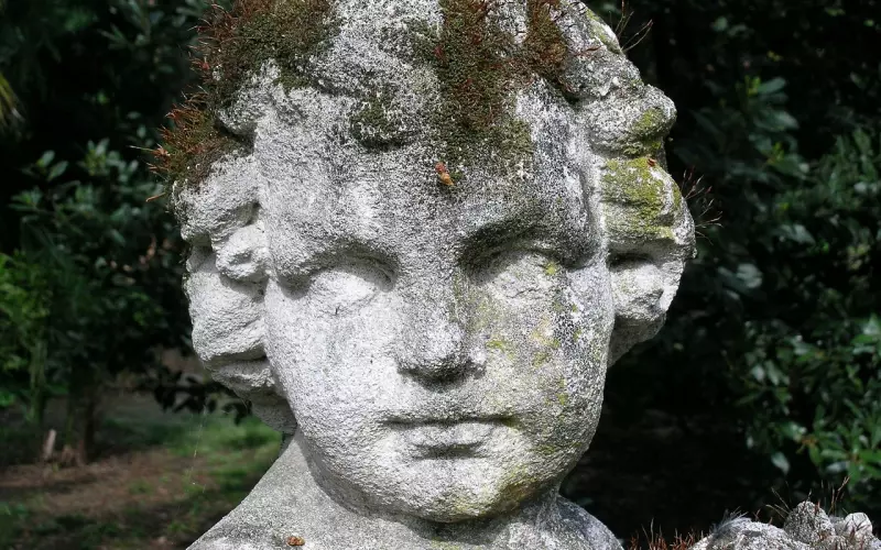 男性一旦开始思念你，会情不自禁有这些行为，特别是最后一点