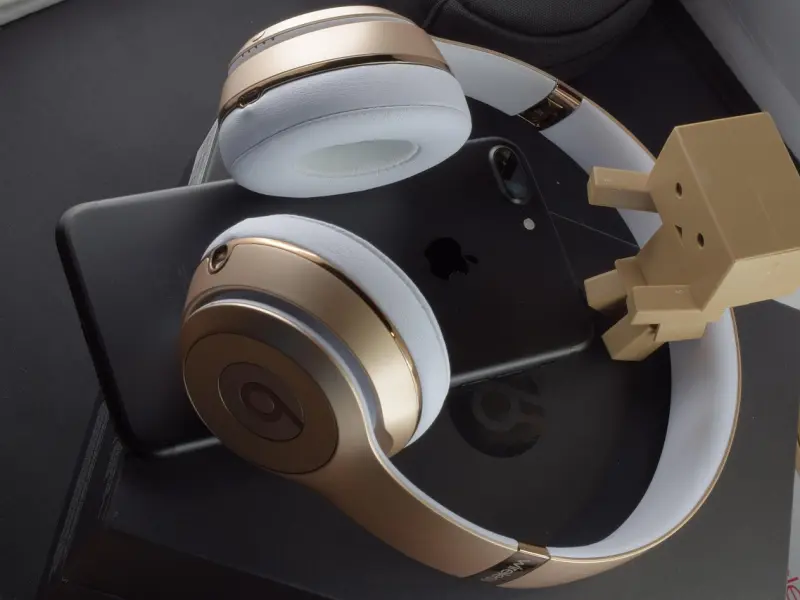 女人一旦对你动情了，一定会有这7个征兆