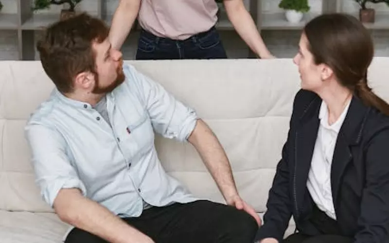 婚外情一旦发生记住这三个忠告(婚外情必须会经历的五个阶段)