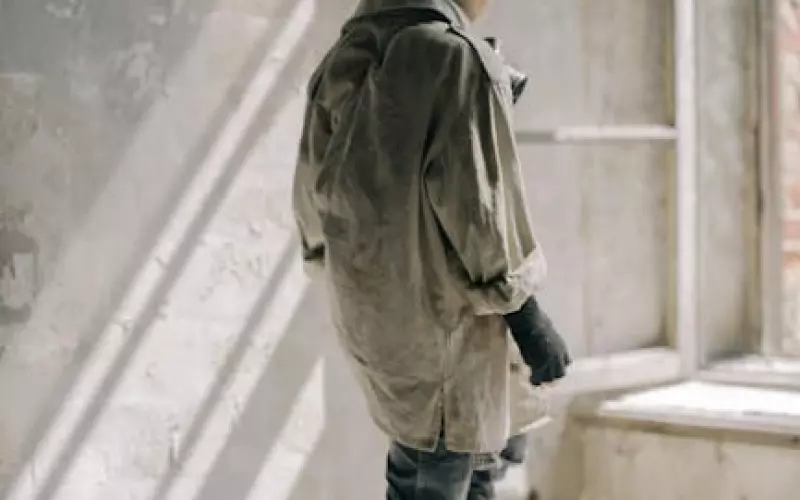 网恋终究败给了现实(网恋还是败给了现实)