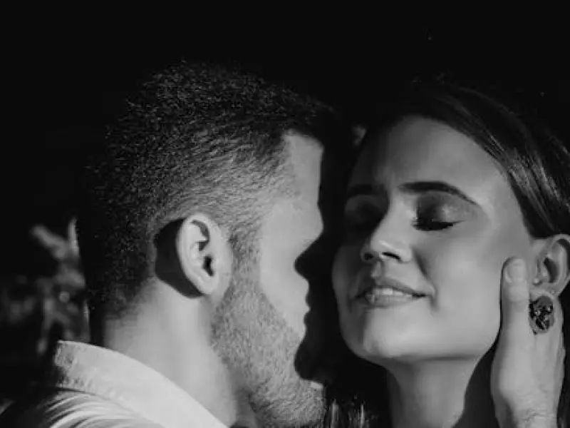 真正爱你的男人，才会亲吻你这3个地方，没有的话要小心了！