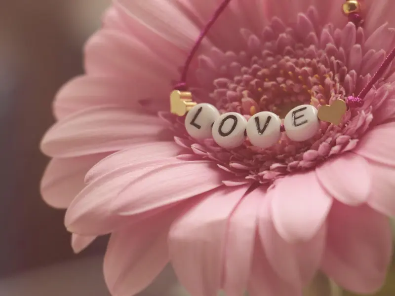 女人对你动了真正的感情，才会有这4个表现，别不懂！