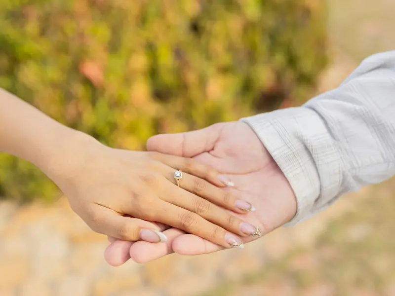 爱你的人，不想和你熬夜