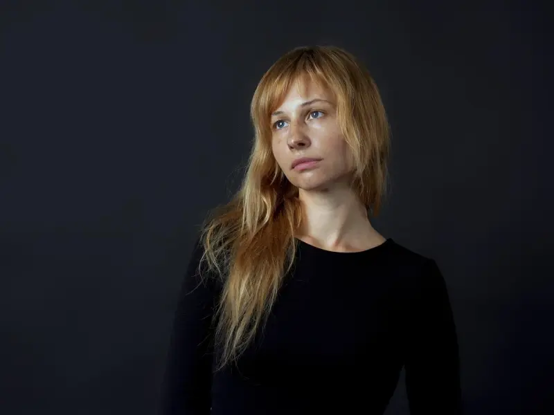 请不要一边和现女友谈情说爱，一边和前女友藕断丝连