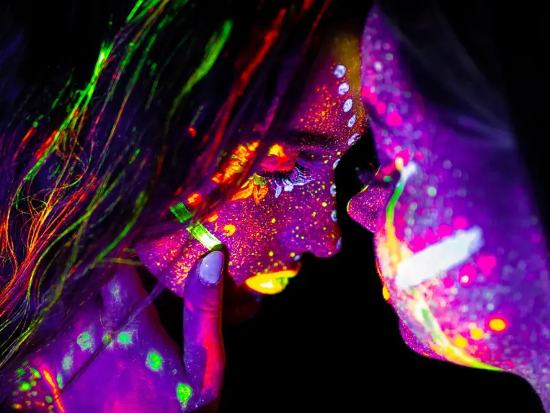 纯干货：五种幽默的聊天法，让女孩主动对你表白