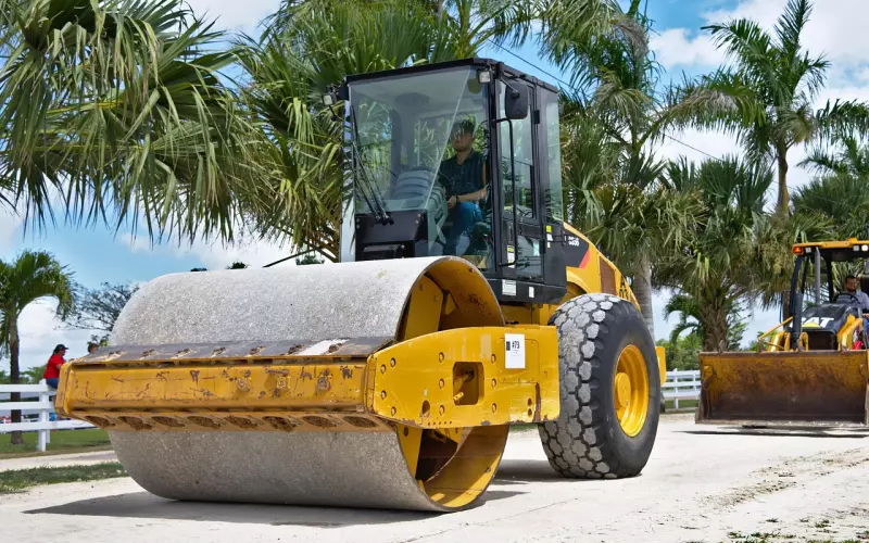 现 实（句句露骨）。