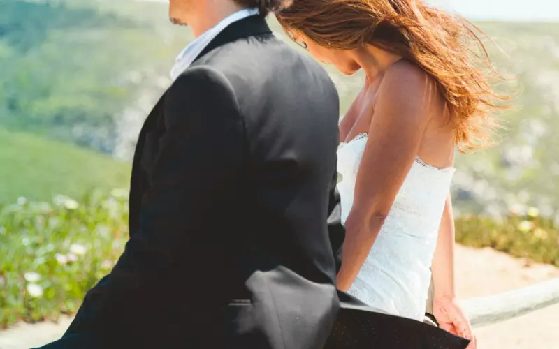 男人婚外情后坚决要离婚的原因(女人出轨离婚后看清婚外情真相)